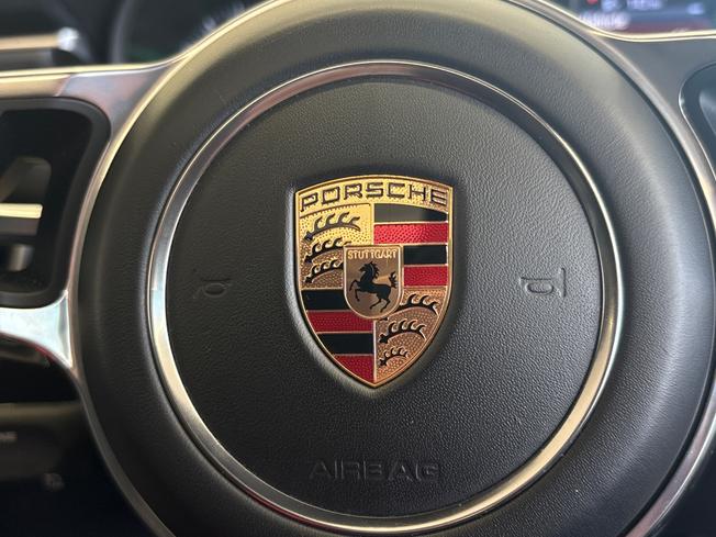 PORSCHE Macan Photo 38