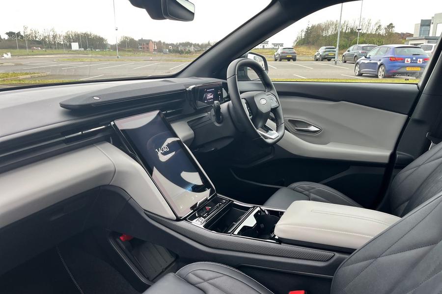 Ford Explorer Photo autoimg-def4e6d2a7b27c255285509bfd7438ac4b016ab0.jpg