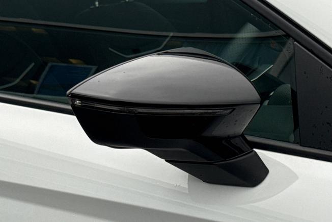 SEAT Ibiza Photo 20