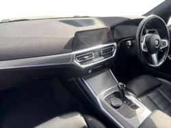 BMW 3 Series Photo 2