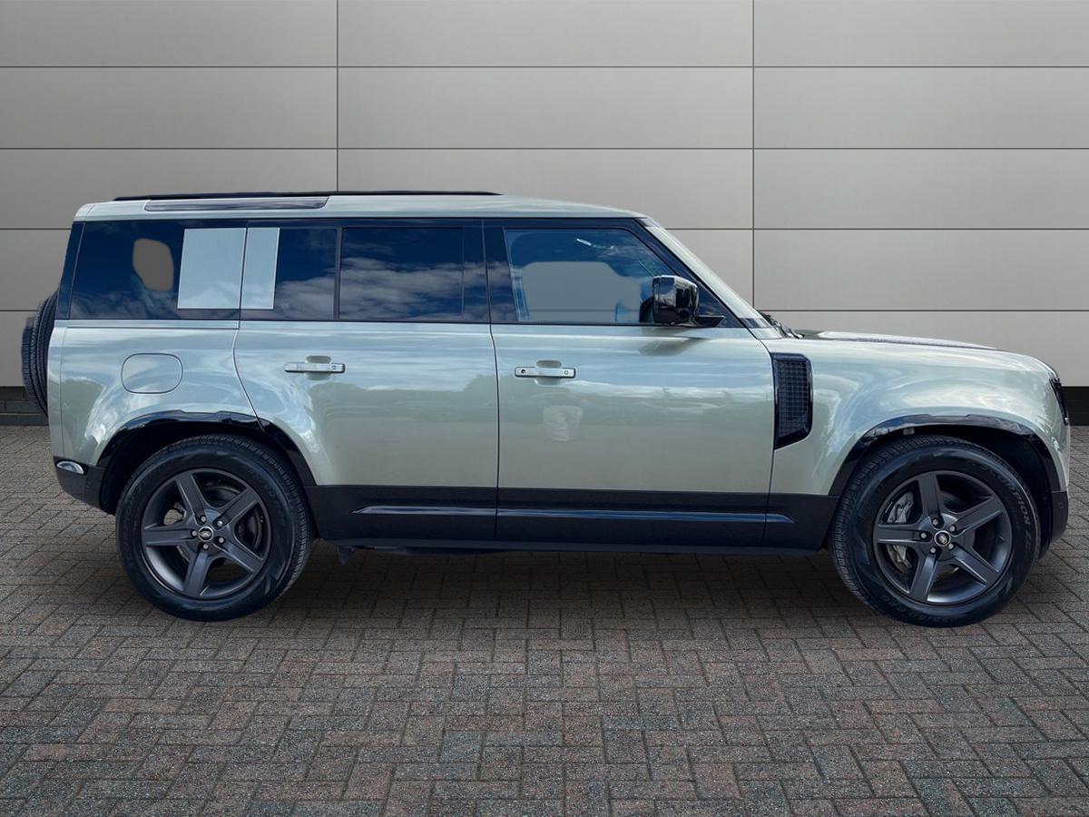 Land Rover Defender 110 Photo 5