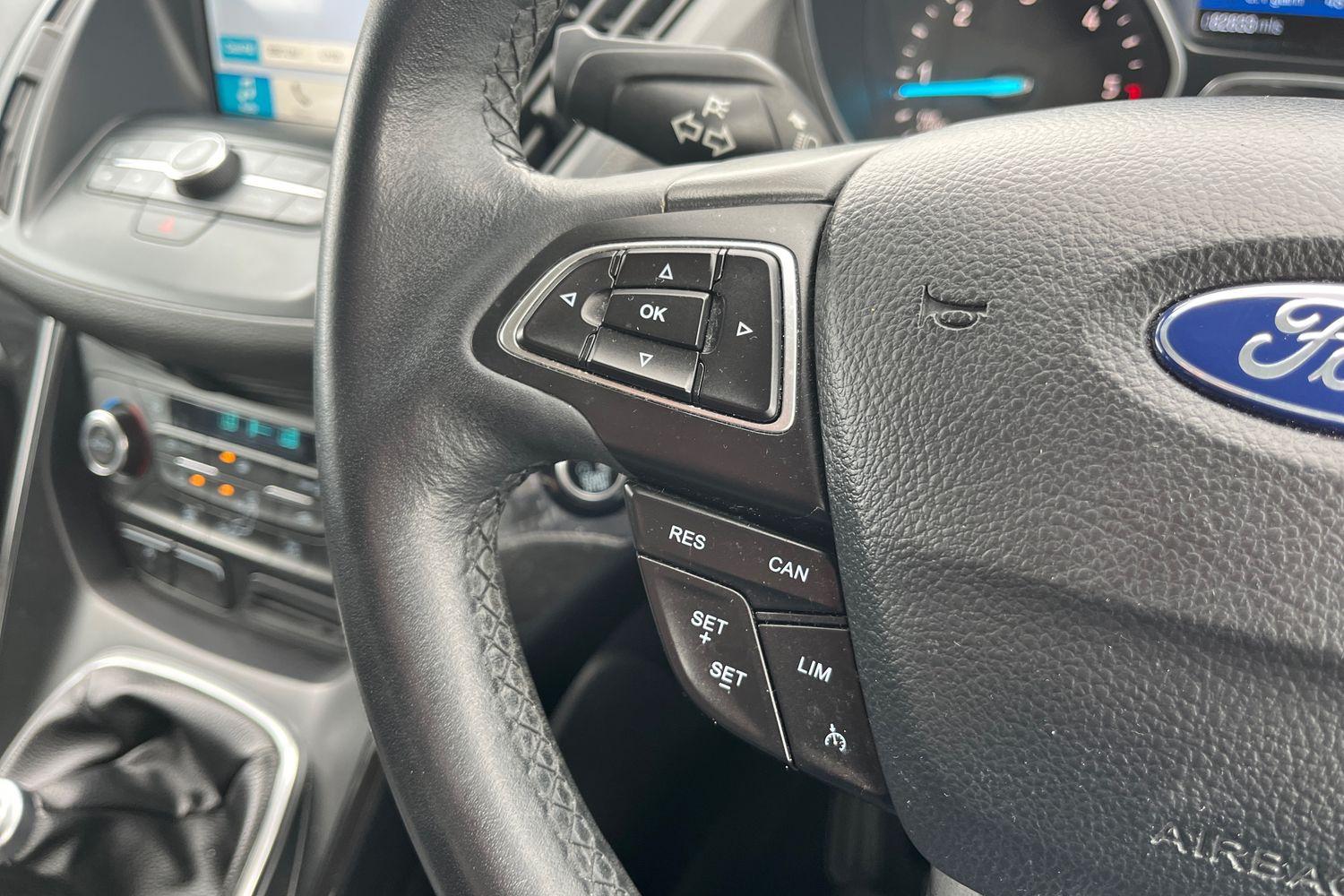FORD KUGA Photo 29