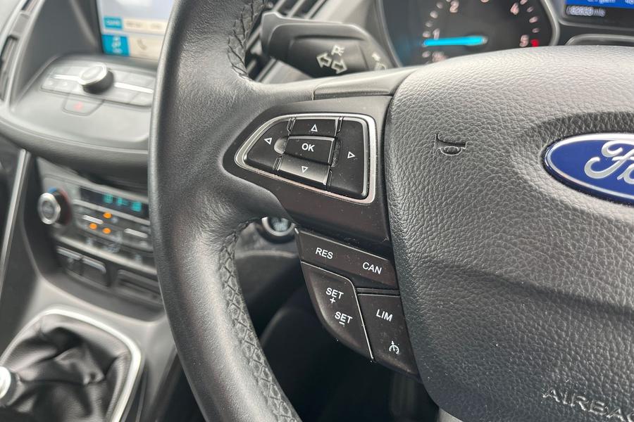 FORD KUGA Photo autoimg-df0169e73a9757830a204ea49b19d11ab6986d26.jpg