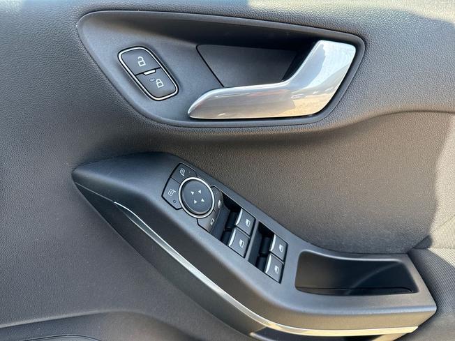 FORD Fiesta Photo 27