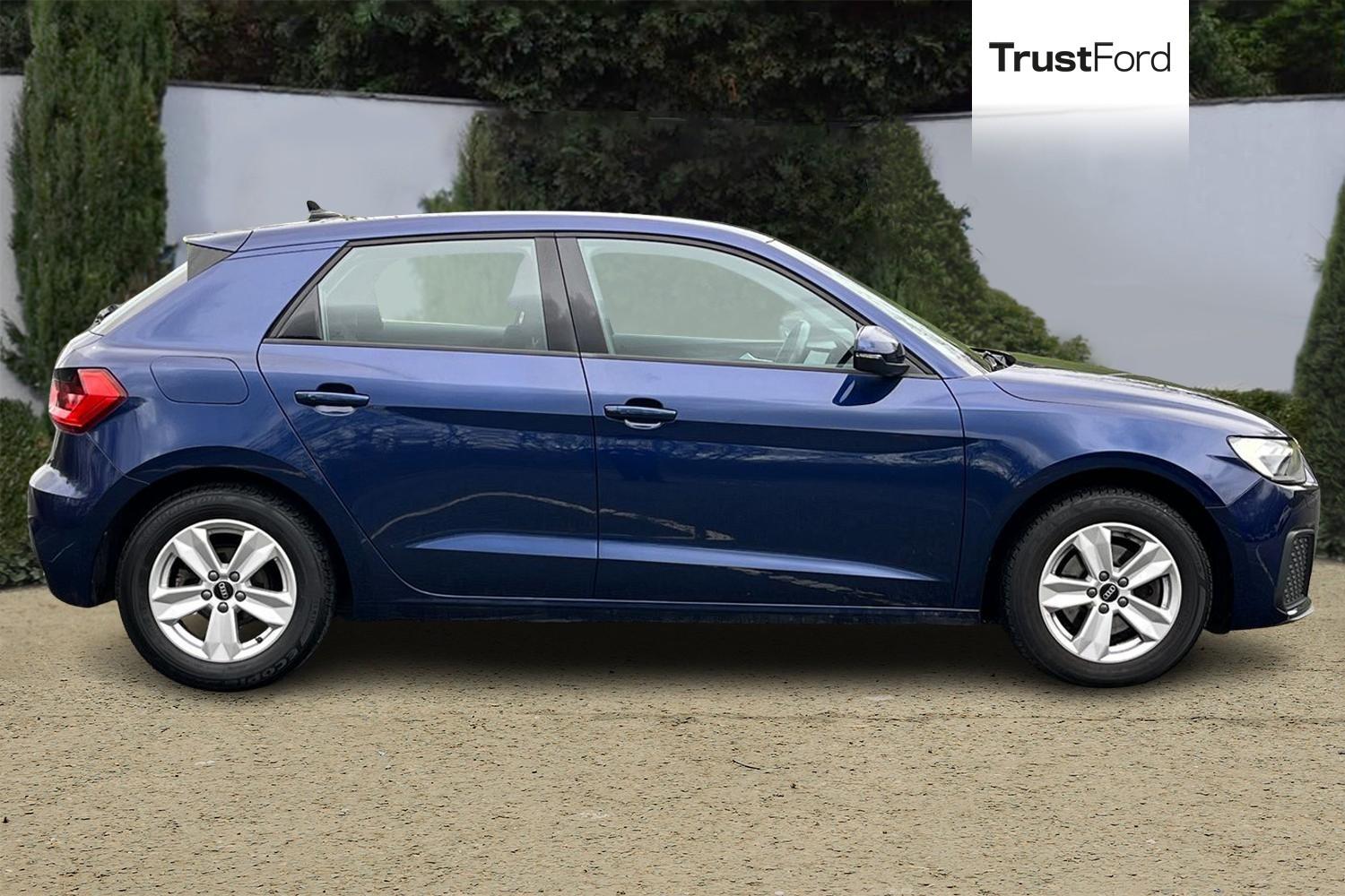 Audi A1 Photo 2