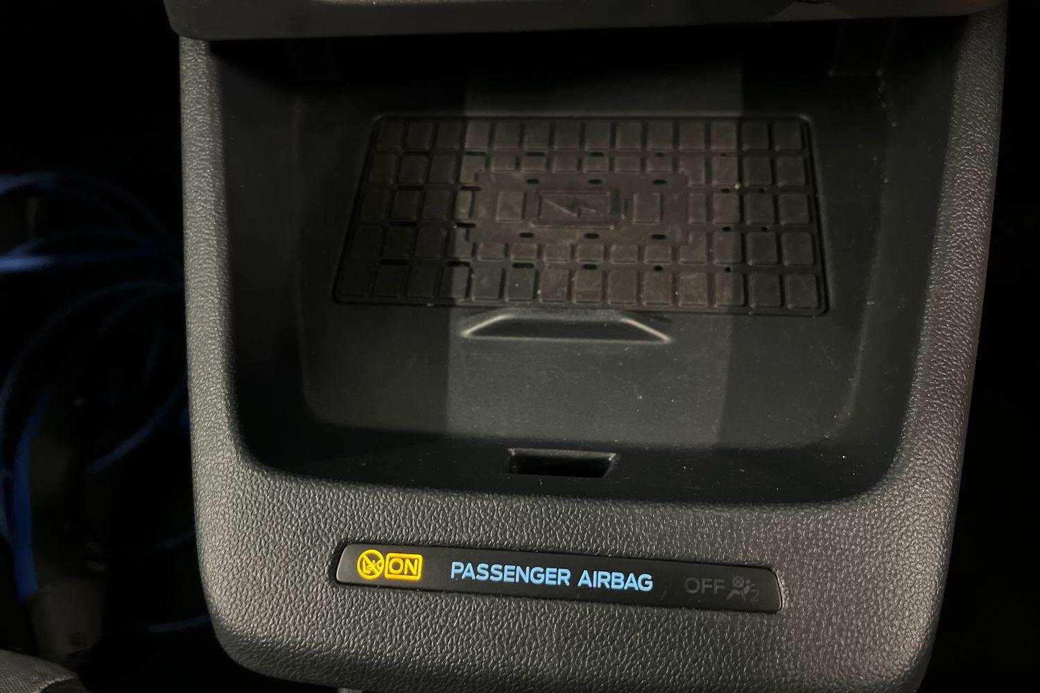 Ford E-Transit Courier Photo 25