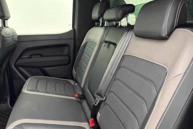 VOLKSWAGEN Amarok Photo 9