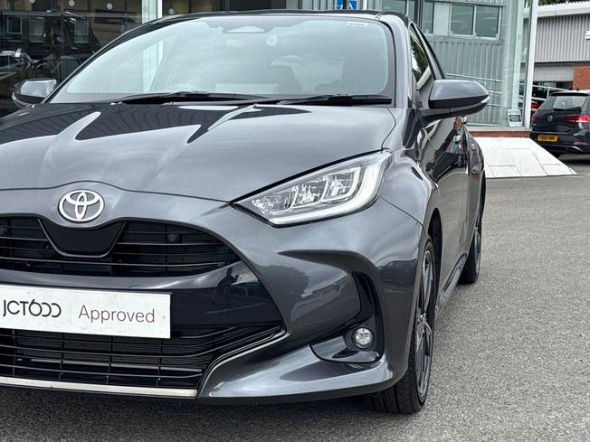 TOYOTA Yaris Photo 26