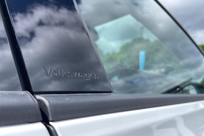 VOLKSWAGEN Golf Photo 23