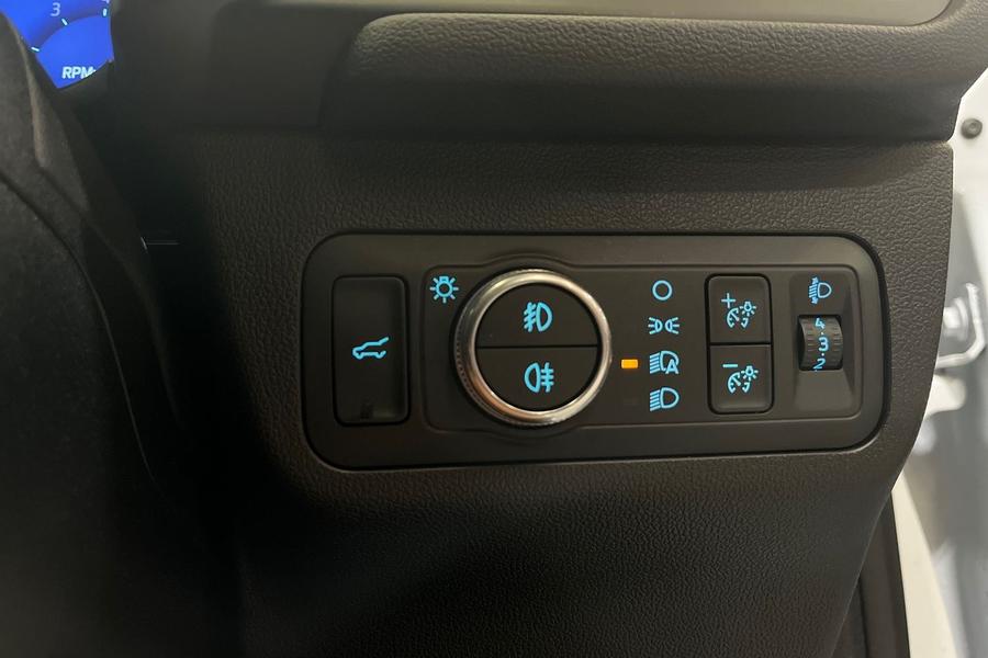 Ford KUGA Photo autoimg-df0e7a890fc79a5d0970eeff3bdc802f5e891e71.jpg