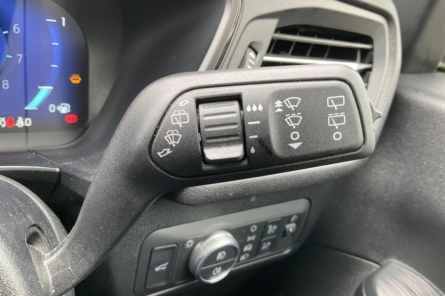 Ford KUGA Photo autoimg-df14656d5aaeed14fc4140043228ebbefbb42b18.jpg