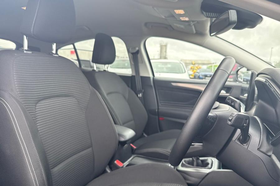 Ford Focus Photo autoimg-df17e9adde27b657e541e0bc965e9863ee1dd4ac.jpg