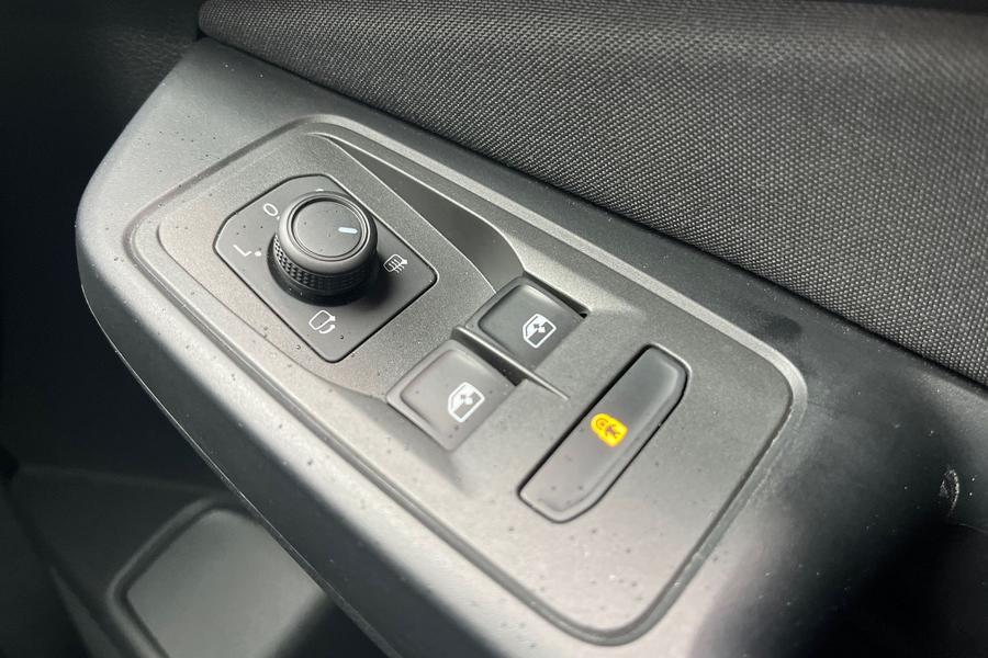 Ford TOURNEO CONNECT Photo autoimg-df18a763e085e5b68e2dc597956a043b72432f2f.jpg