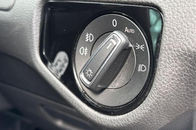 VOLKSWAGEN Golf Photo 25