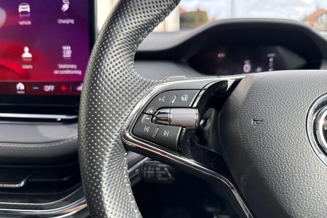 ŠKODA Enyaq Photo 16