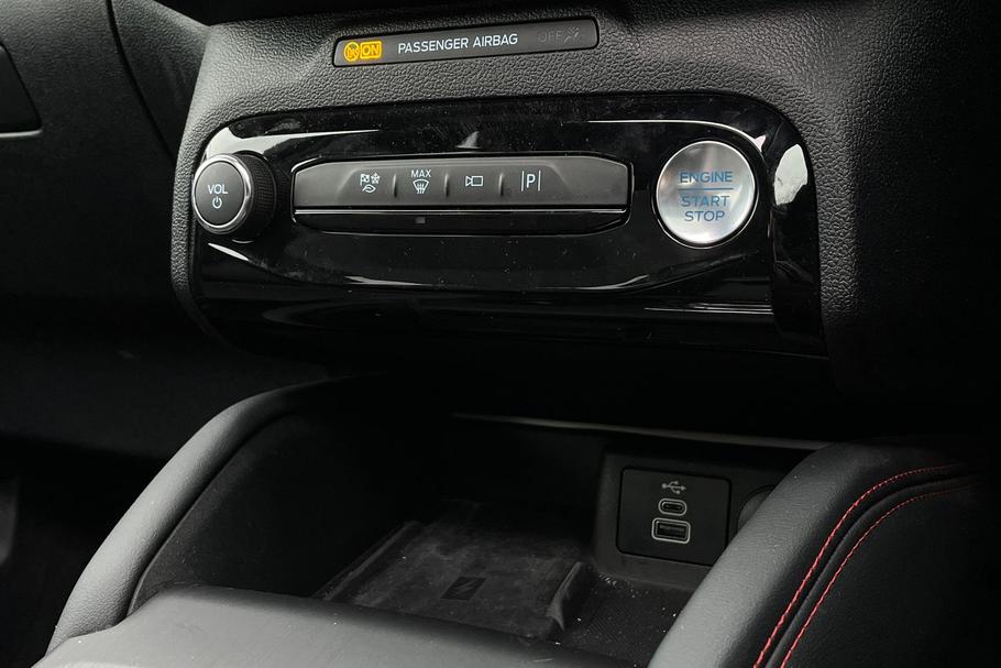 Used Ford Kuga WV25XYF 33