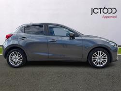 MAZDA Mazda2 Photo 4
