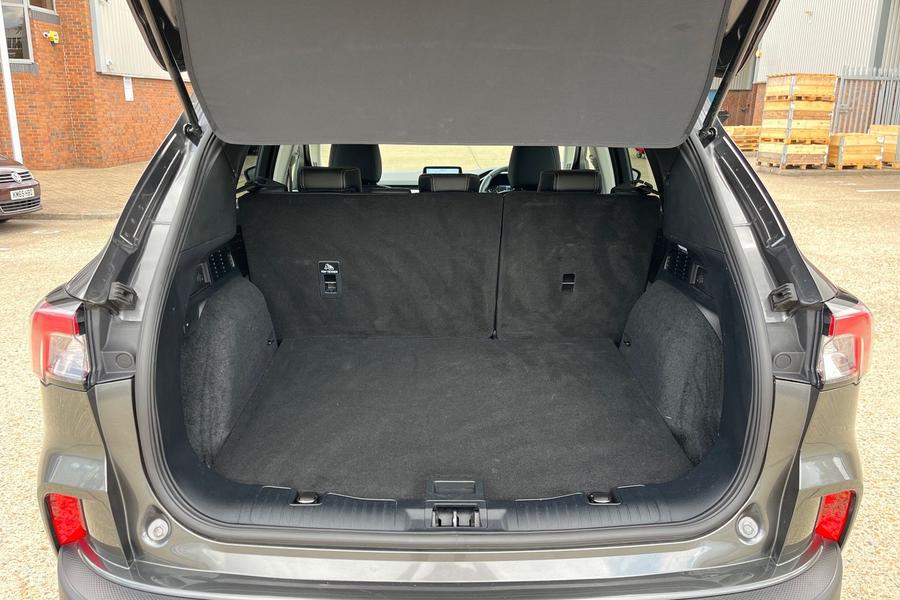 Ford Kuga Photo autoimg-df20dd2c98c005abeacdf3934b4824deab0d691a.jpg