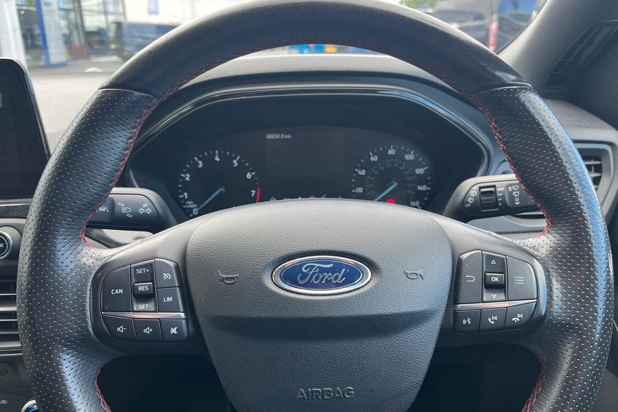 Ford FOCUS Photo autoimg-df255149b6d083b55f3dfa94e63c5878f8141a89.jpg