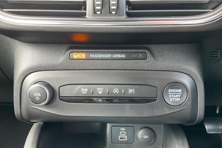 Ford Focus Photo autoimg-df25fc918a9f82aa2e31573040ad481986455cde.jpg