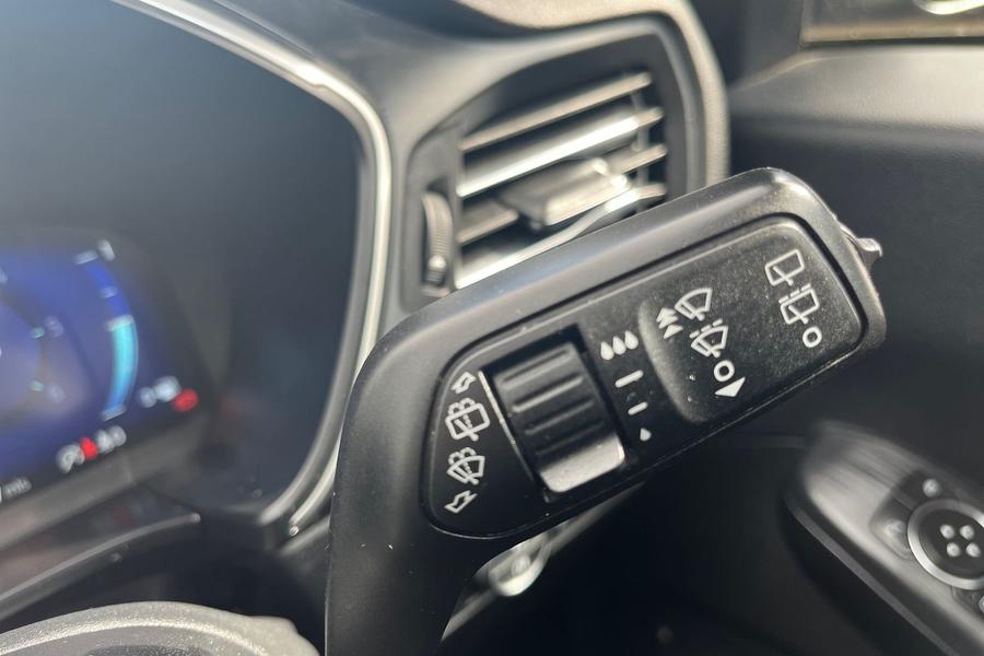 Ford KUGA Photo autoimg-df28aabd9461eefda00fb0ec19e23057e82645c9.jpg