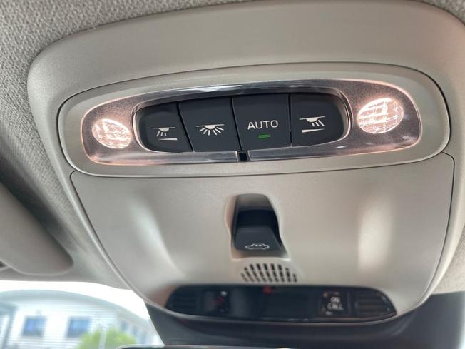 VOLVO XC40 Photo 33