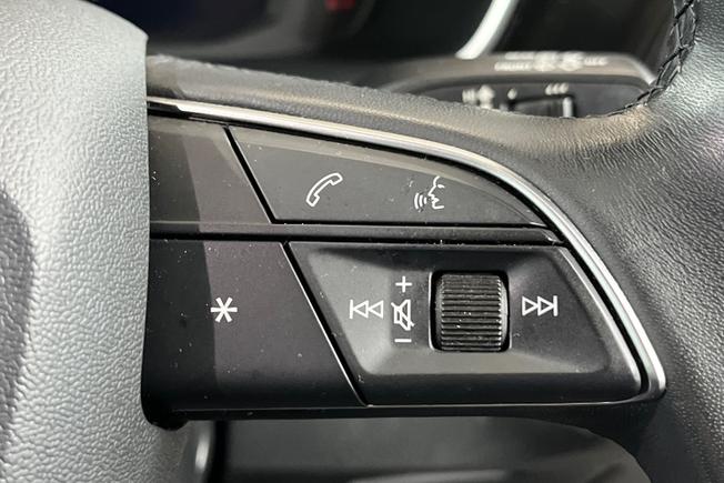 AUDI Q3 Photo 17