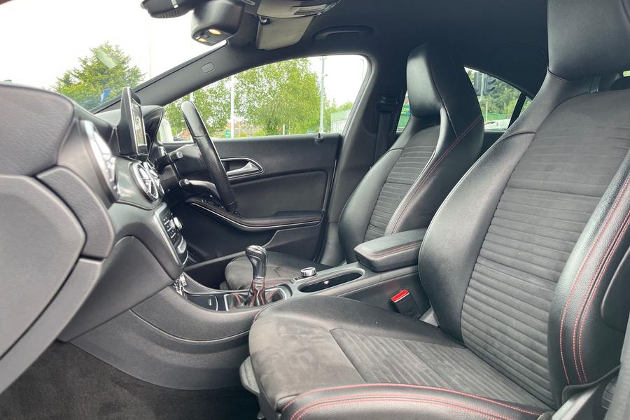 Mercedes-Benz CLA Photo autoimg-df32c030631d66966ad8a5c9439dfc11639fd80d.jpg
