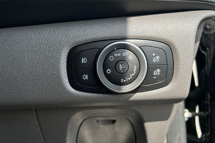 Used Ford TRANSIT CUSTOM MJ23USN 24