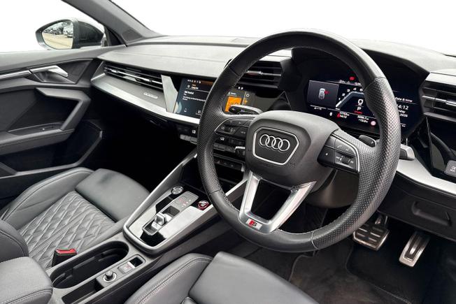 AUDI S3 Photo 6