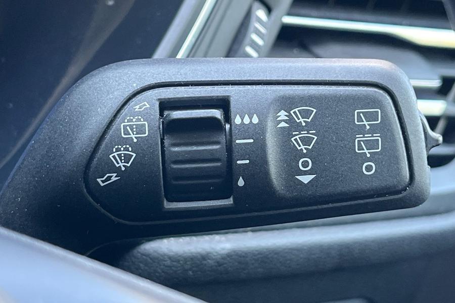 Ford Kuga Photo autoimg-df3d3b8bd54cefd5ce824ef79918eb884e1f0f8d.jpg