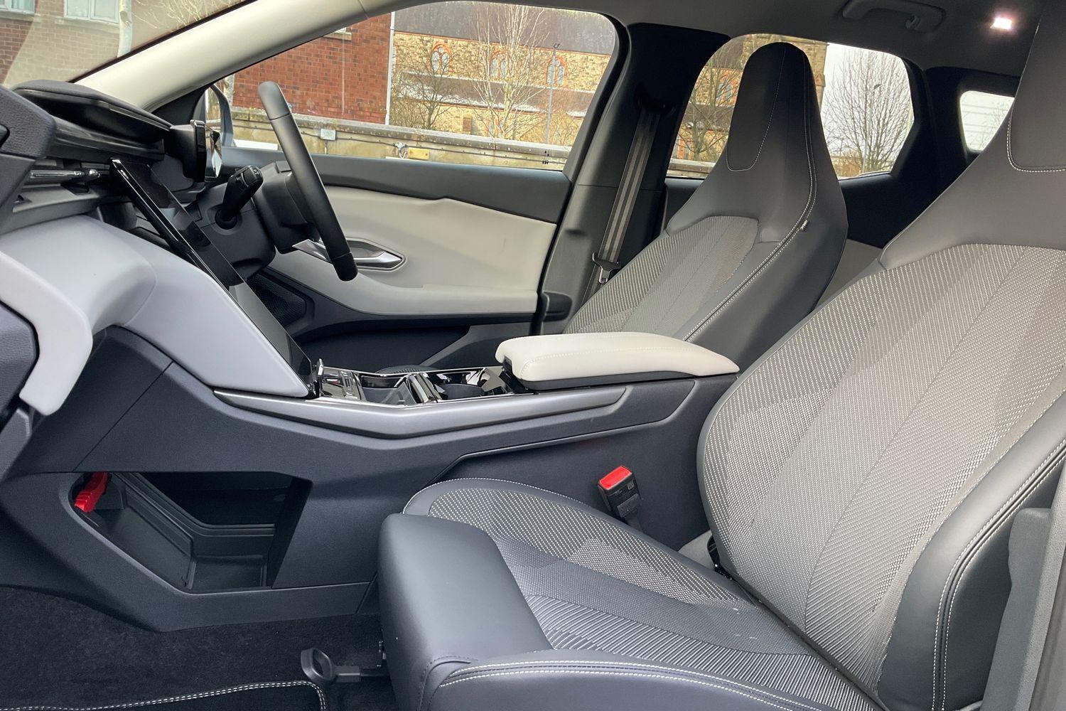 Ford EXPLORER Photo 18