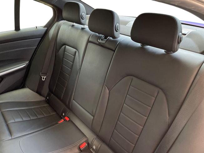 BMW 3 Series Photo 9