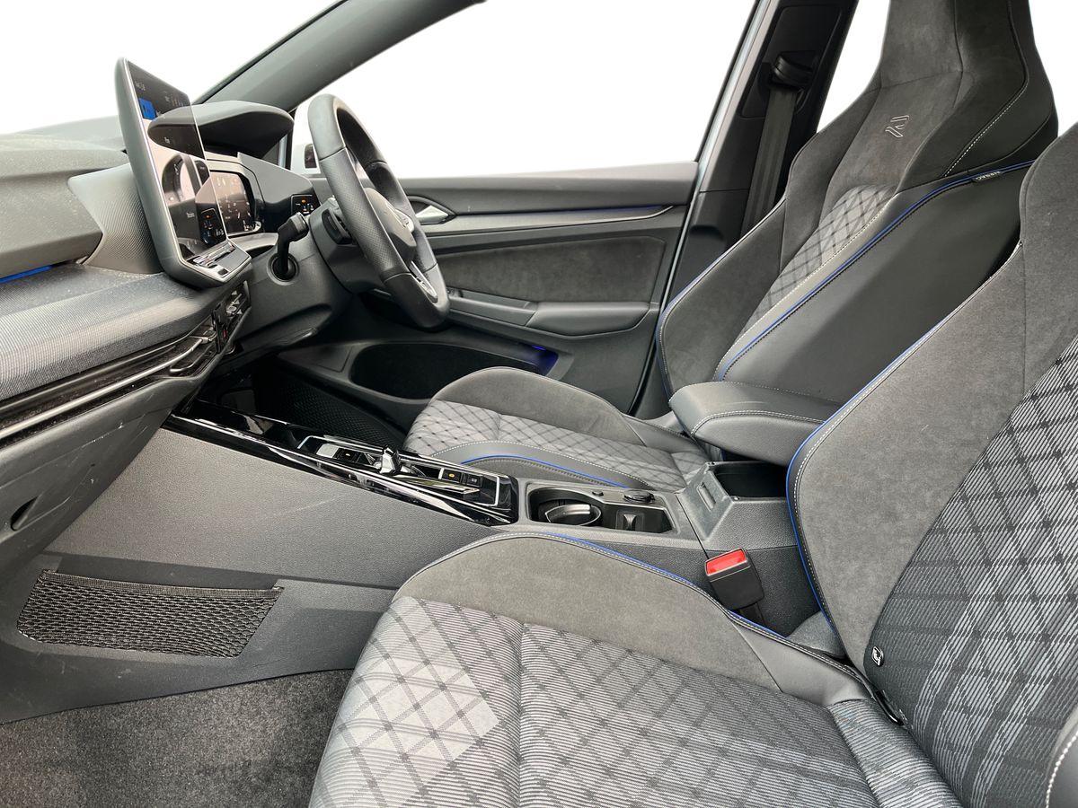 Volkswagen Golf Photo autoimg-df4a12166497d0063d2760cbd10ce1112ac2a249.jpg