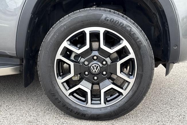 VOLKSWAGEN Amarok Photo 5