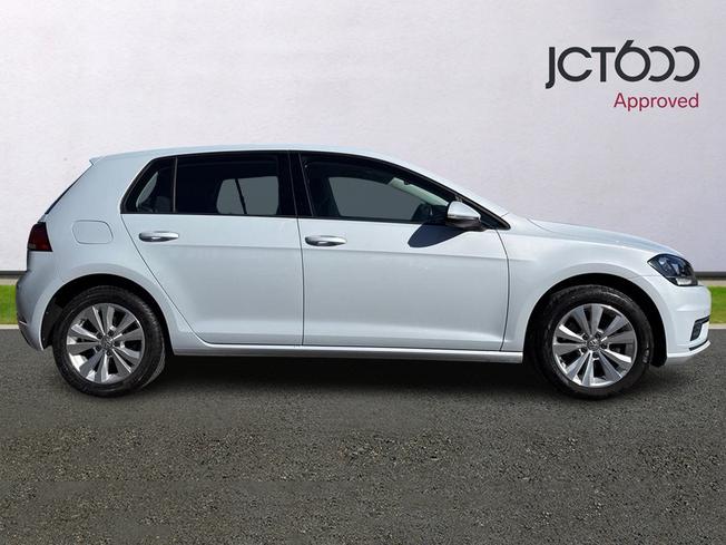 VOLKSWAGEN Golf Photo 4