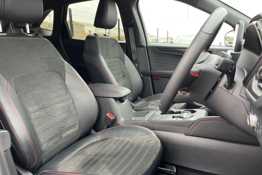 Ford Kuga Photo autoimg-df59c5b5daa557372995c0e160584b45386dc85c.jpg