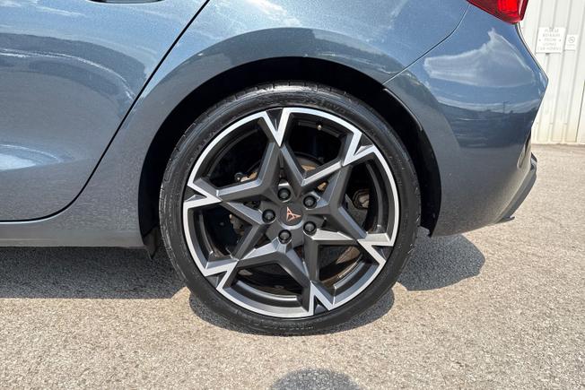 CUPRA Leon Photo 24