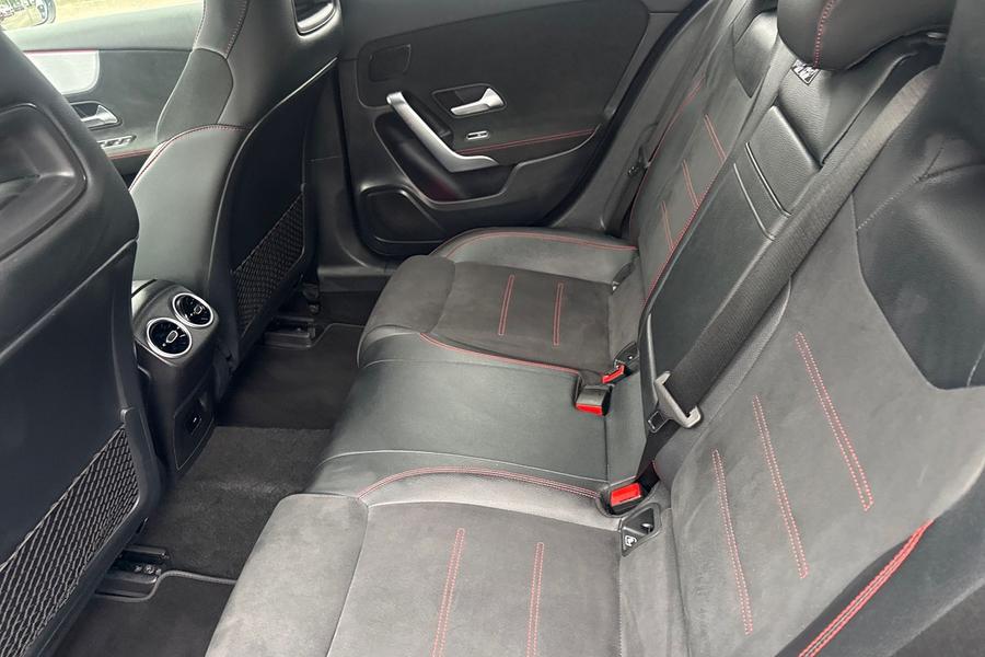 Mercedes-Benz A CLASS Photo autoimg-df5db010445100ade6e4ea76474692489f3ba681.jpg