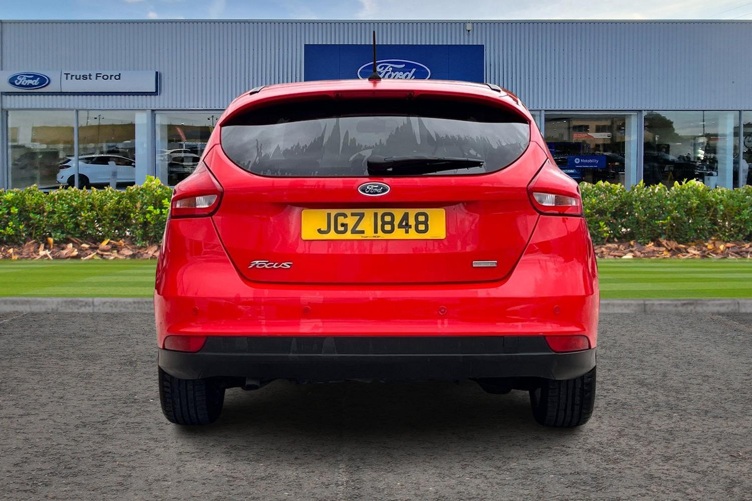 Ford FOCUS Photo 6