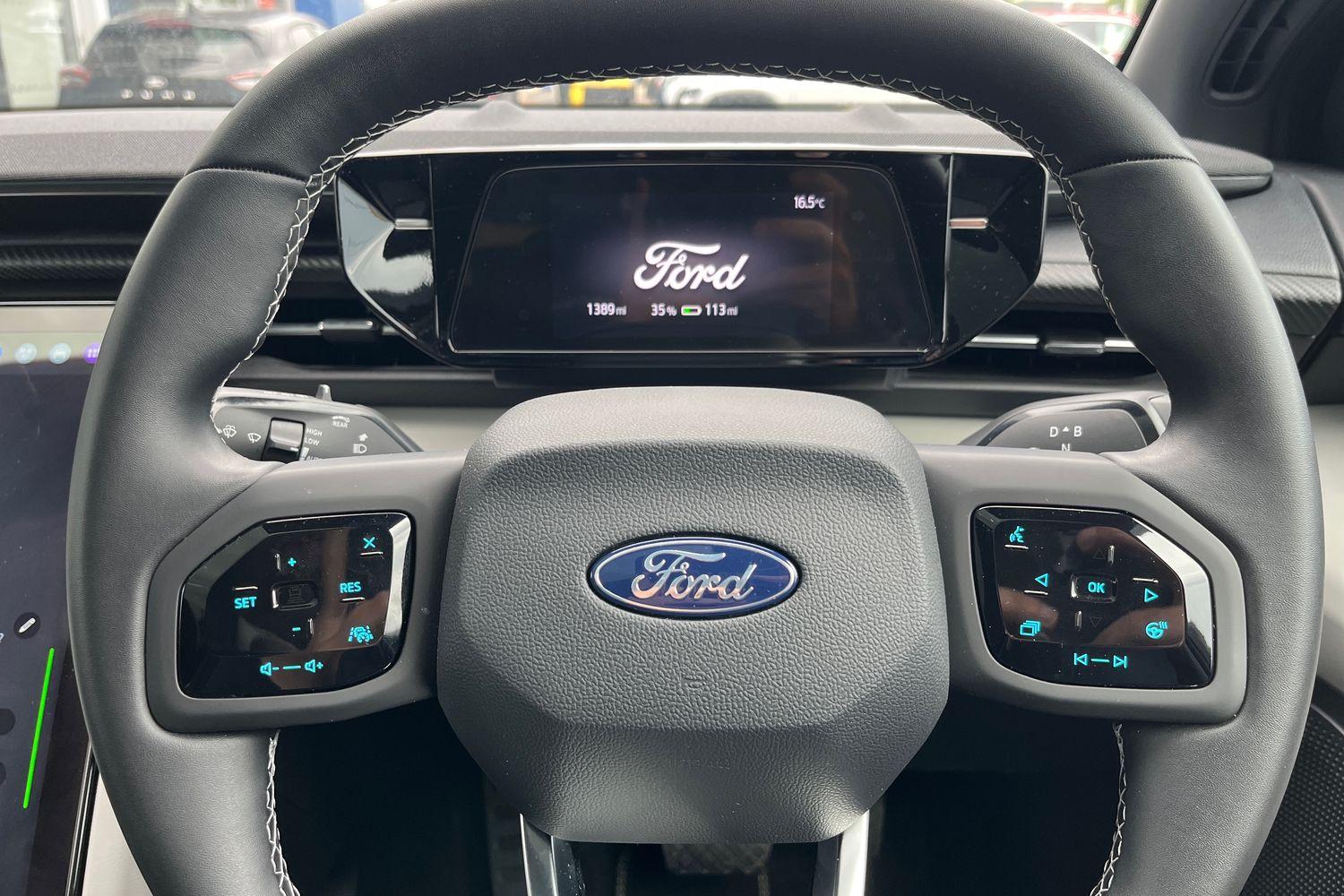 Ford Explorer Photo 11