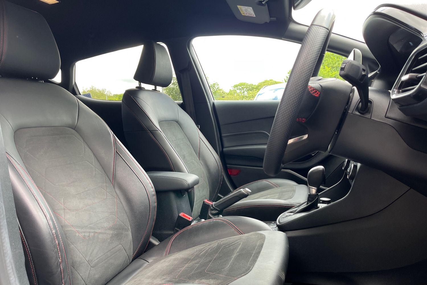 Ford Fiesta Photo 16