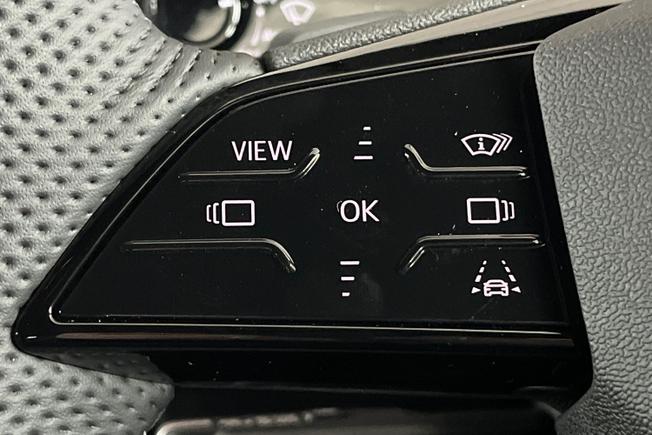 AUDI Q3 Photo 16