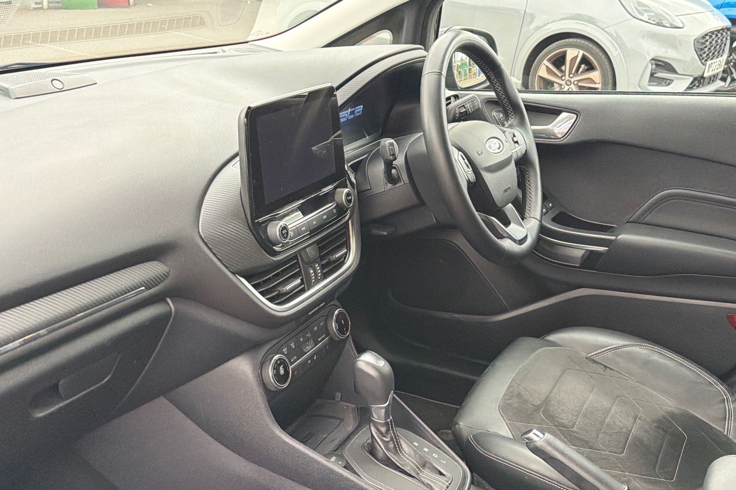 Ford FIESTA Photo 17