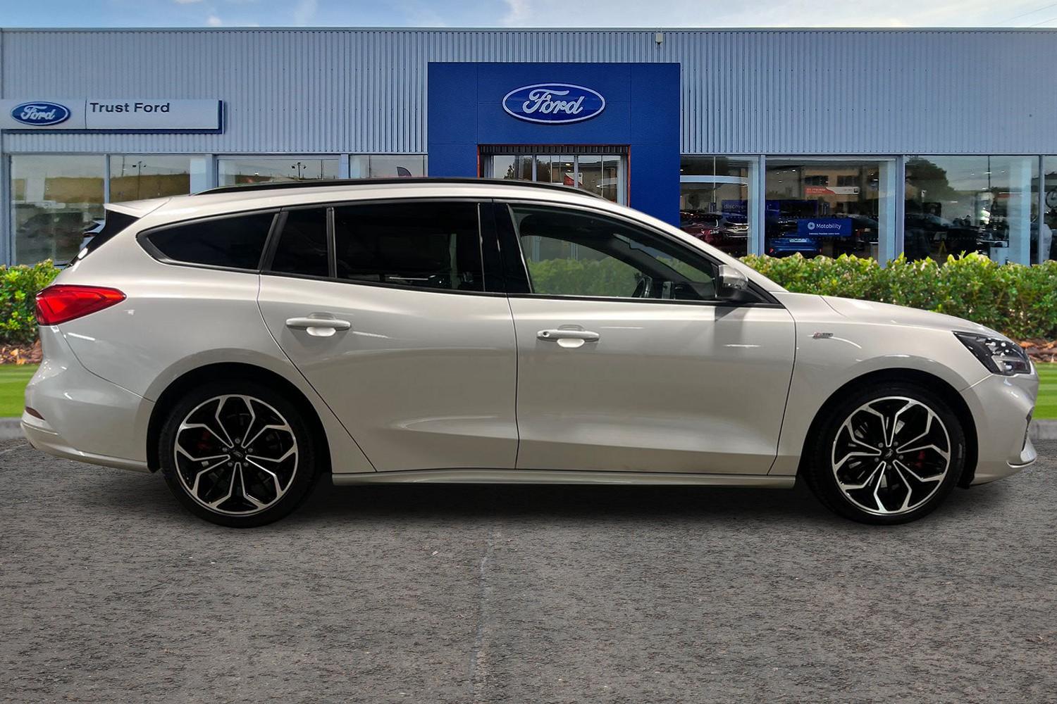 Ford Focus Photo 2