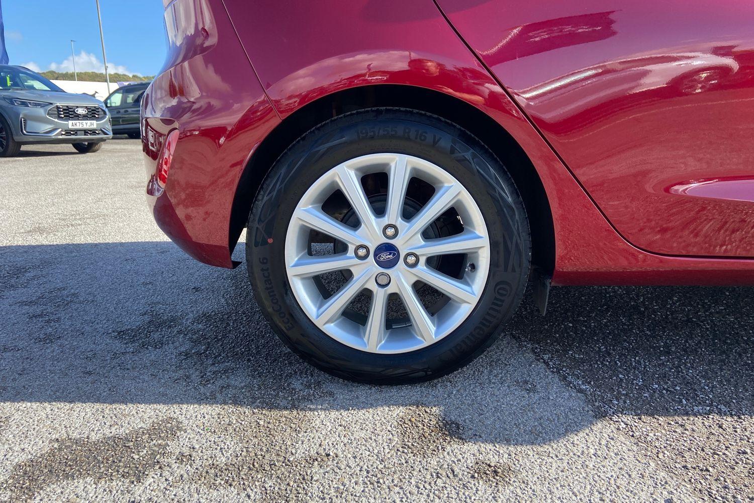 Ford Fiesta Photo 21