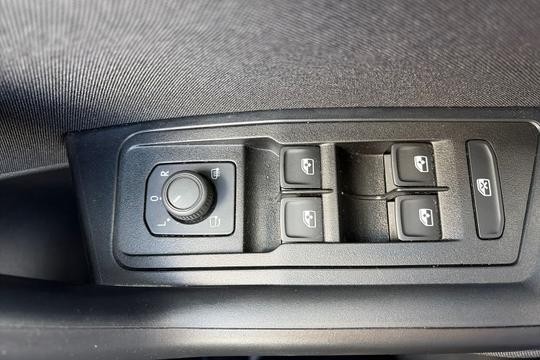 Volkswagen T-roc Photo autoimg-df78f40b75fc6f31d123edc6994363d8a0c7db16.jpg