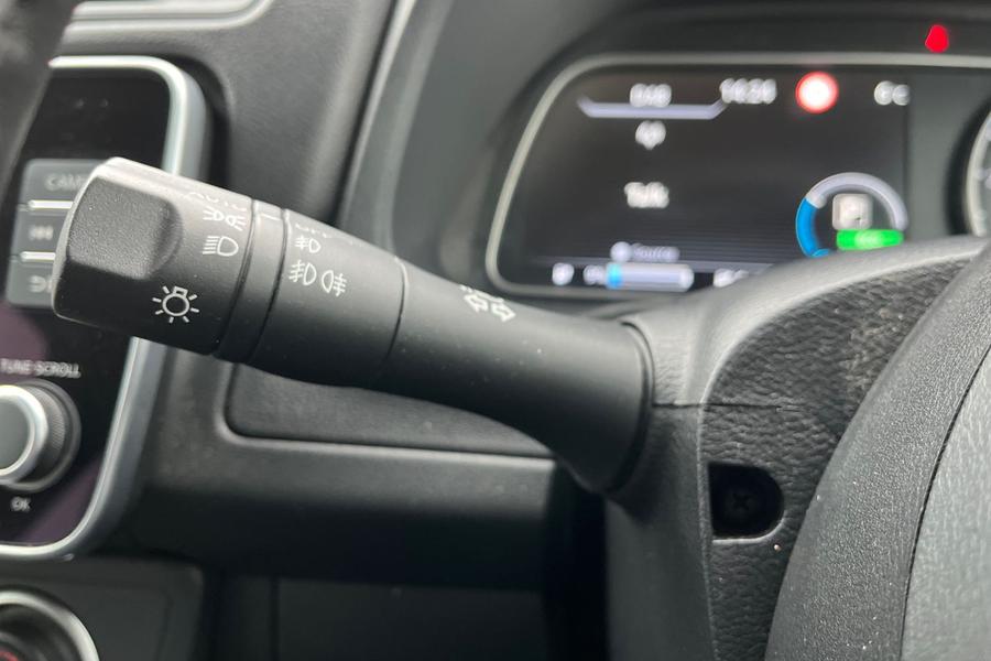 Nissan LEAF Photo autoimg-df7a8aa1abb3dd02cbe2182e84c01bec56757edc.jpg