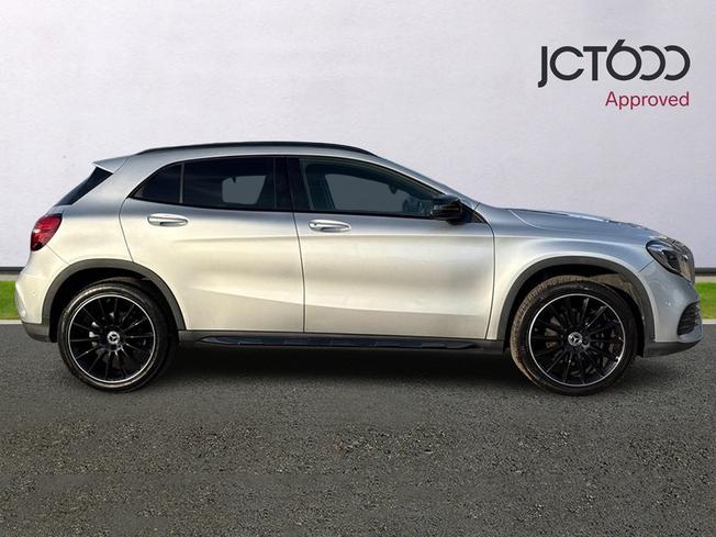 MERCEDES-BENZ GLA Photo 4