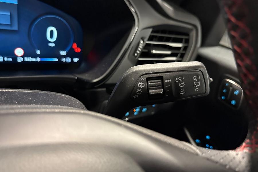 Ford Kuga Photo autoimg-df7b7b22c3a842dd75f2822814d6c991d5e3d7bf.jpg